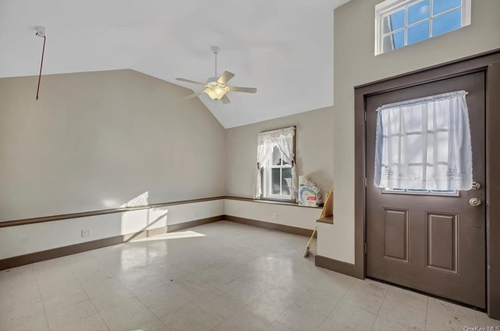 20 Plank Rd, Newburgh NY  12550-1980 exterior