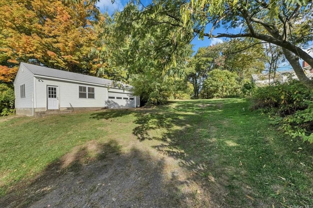 20 Plank Rd, Newburgh NY  12550-1980 exterior