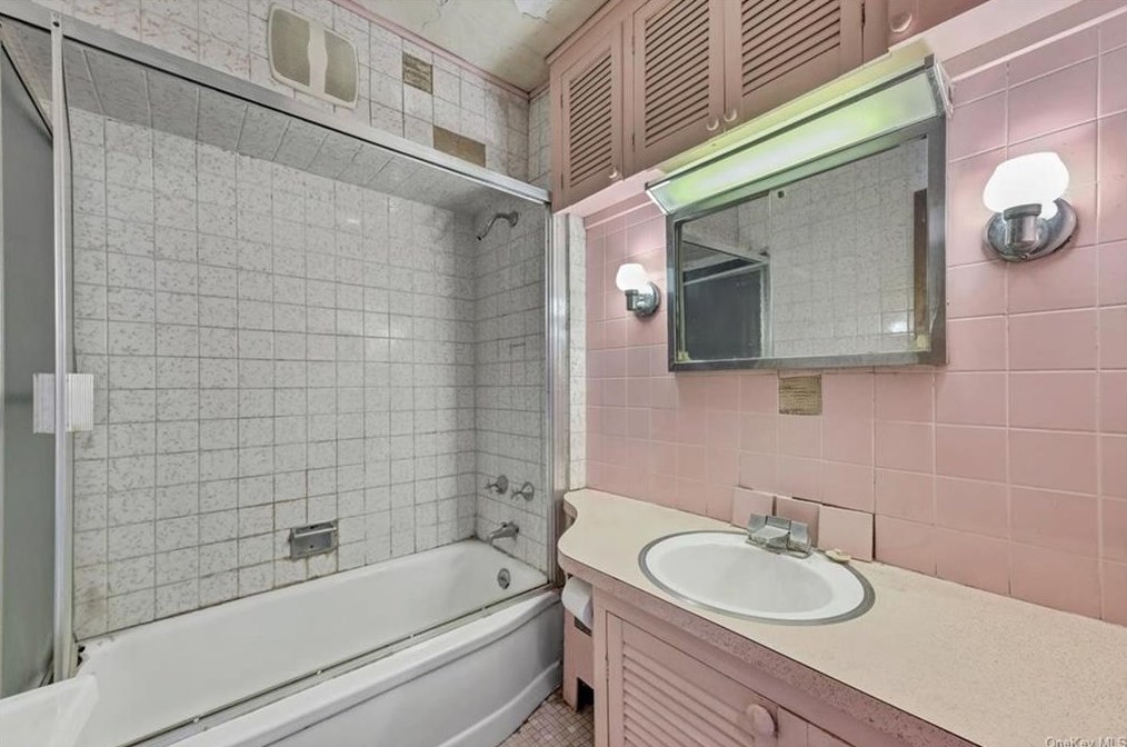 20 Plank Rd, Newburgh NY  12550-1980 exterior