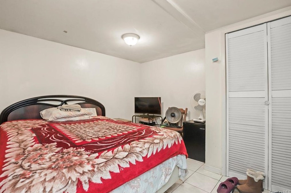 656 Williams Ave, Brooklyn NY 11207-5105 exterior