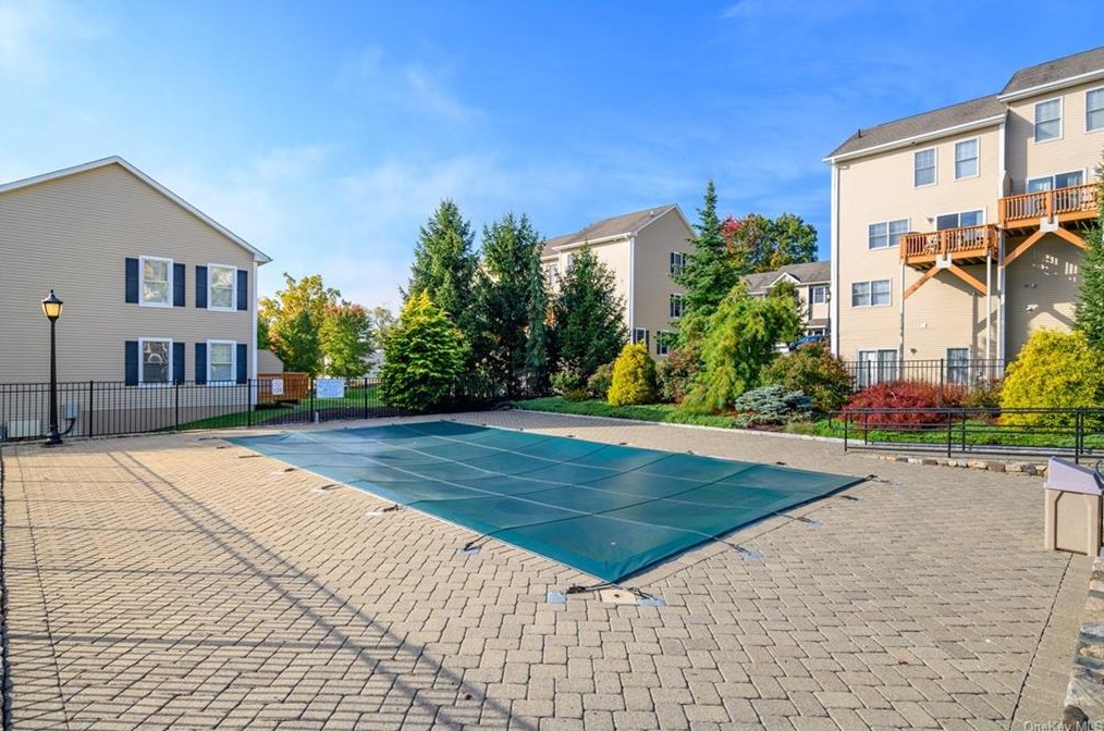 15 Scuppo Rd, Danbury CT  06811-5303 exterior