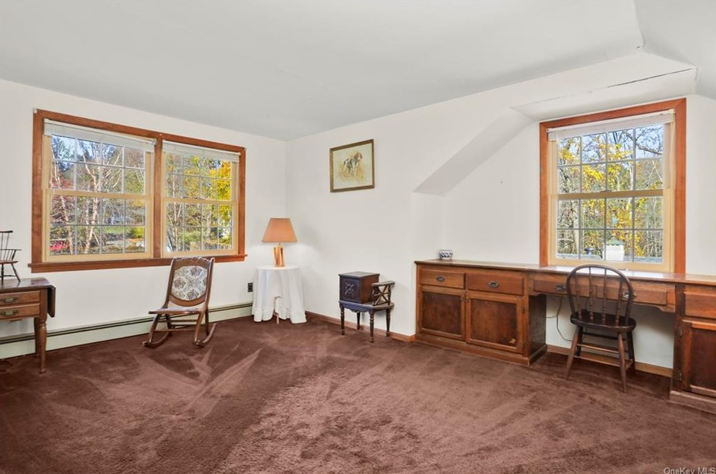 27 Lakeside Dr, Katonah NY  10536-1612 exterior