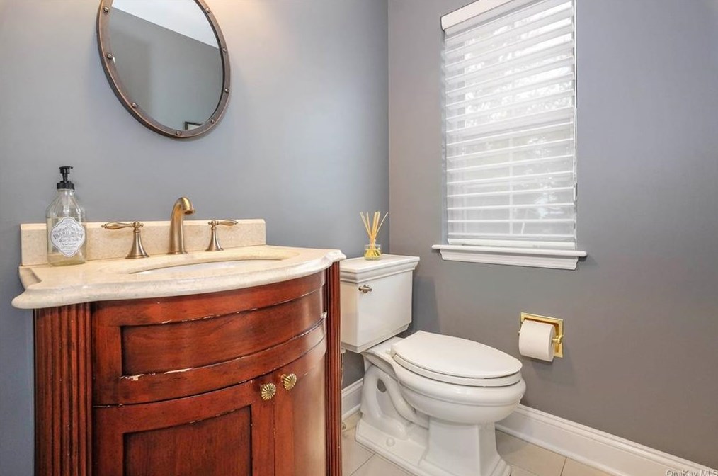 4 Fairlawn Ct, Rye NY exterior