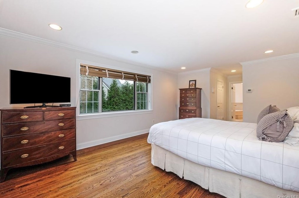 4 Fairlawn Ct, Rye NY exterior