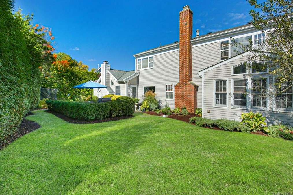4 Fairlawn Ct, Rye NY exterior
