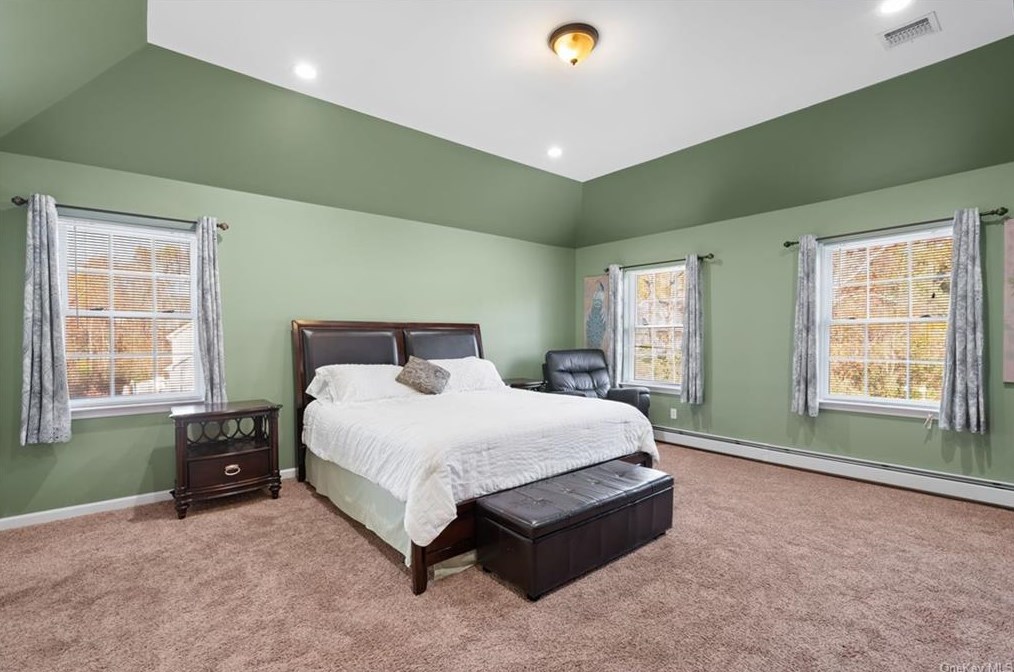 16 Berry Ln, Newburgh NY  12550-1729 exterior