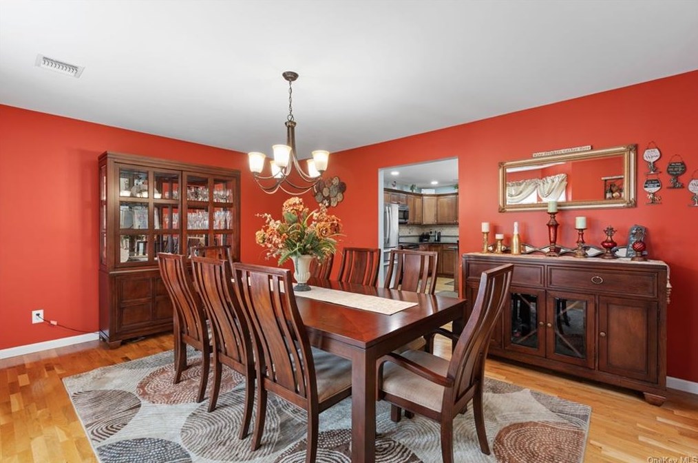 16 Berry Ln, Newburgh NY  12550-1729 exterior