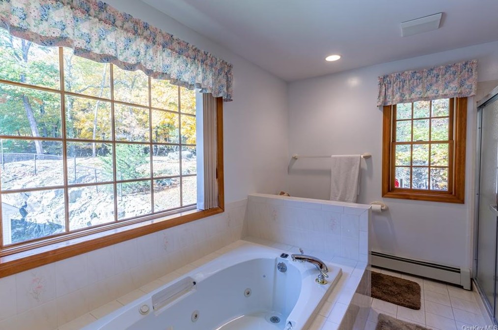 97 Ludlam Rd, Monroe NY 10950-4534 exterior