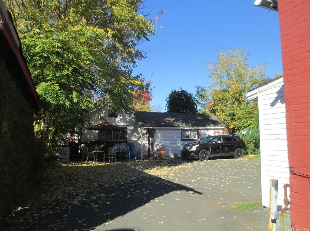 21 St, Haverstraw NY  10927-2005 exterior