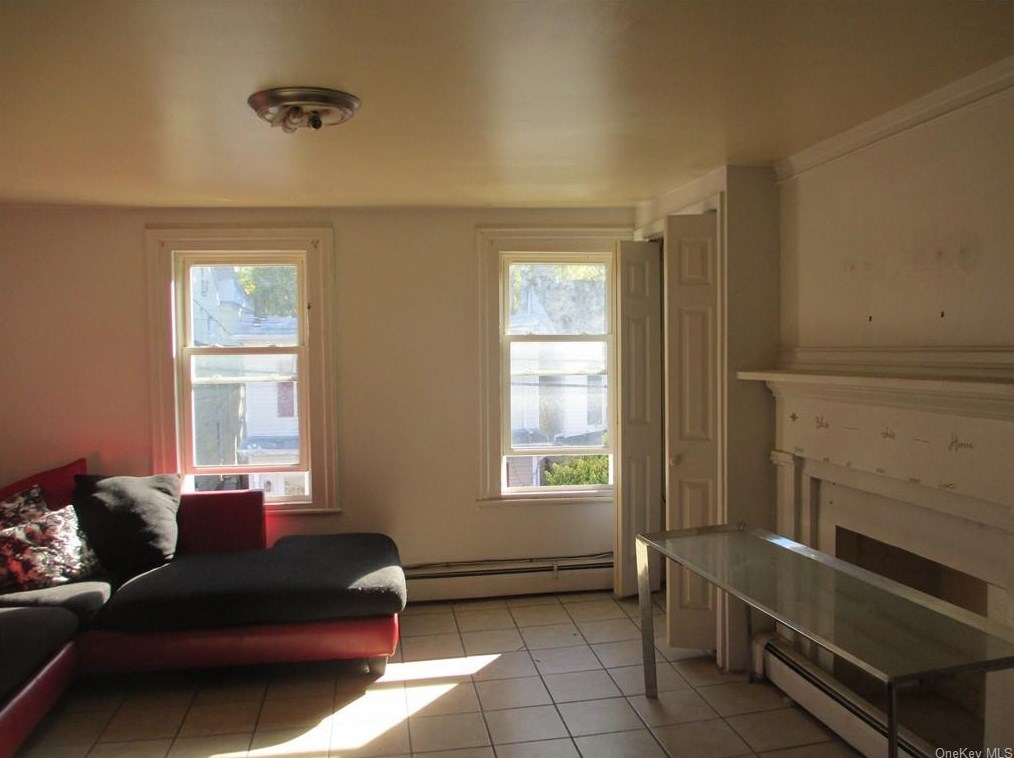 21 St, Haverstraw NY  10927-2005 exterior