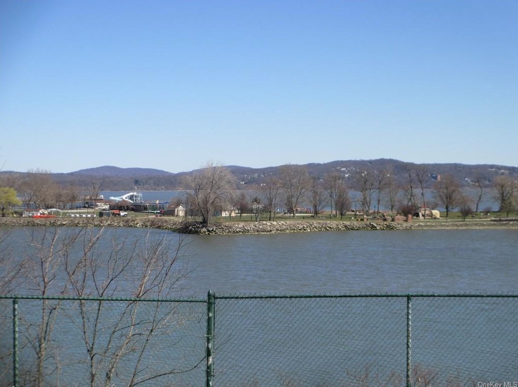 38 Jefferson St, Haverstraw NY  10927-1612 exterior