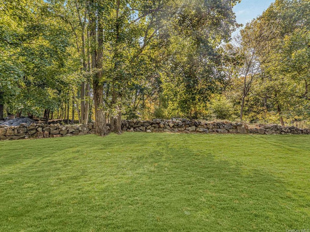 3602 Homestead Ct, Peekskill NY  10566-6903 exterior