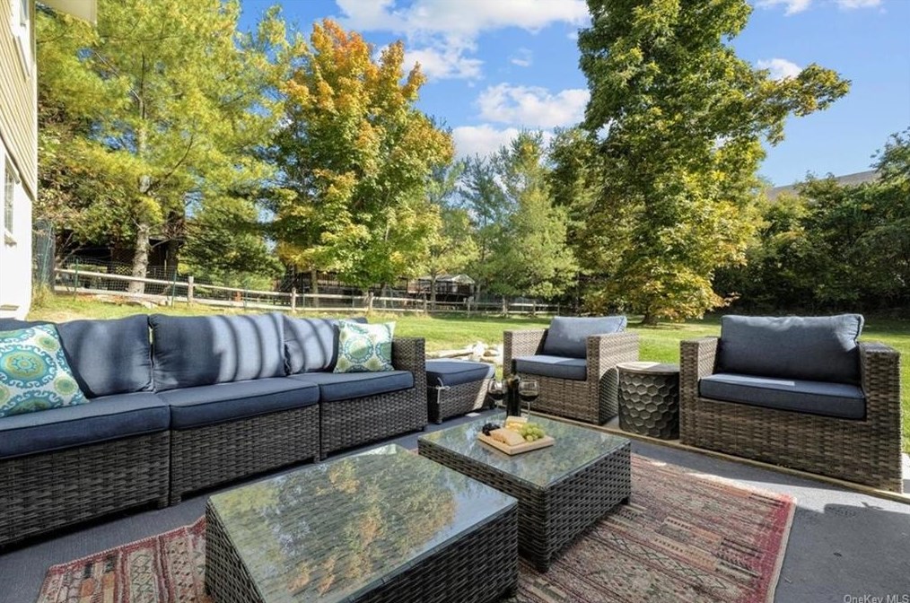 16 Tango Ln, Kent Lakes NY  10512-2242 exterior