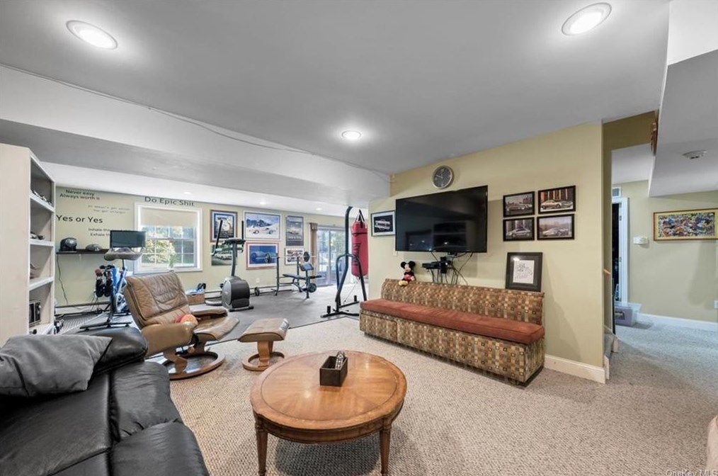 16 Tango Ln, Kent Lakes NY  10512-2242 exterior