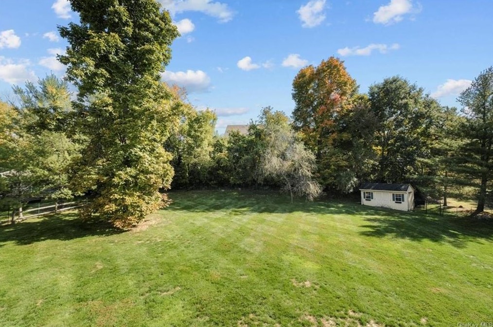 16 Tango Ln, Kent Lakes NY  10512-2242 exterior