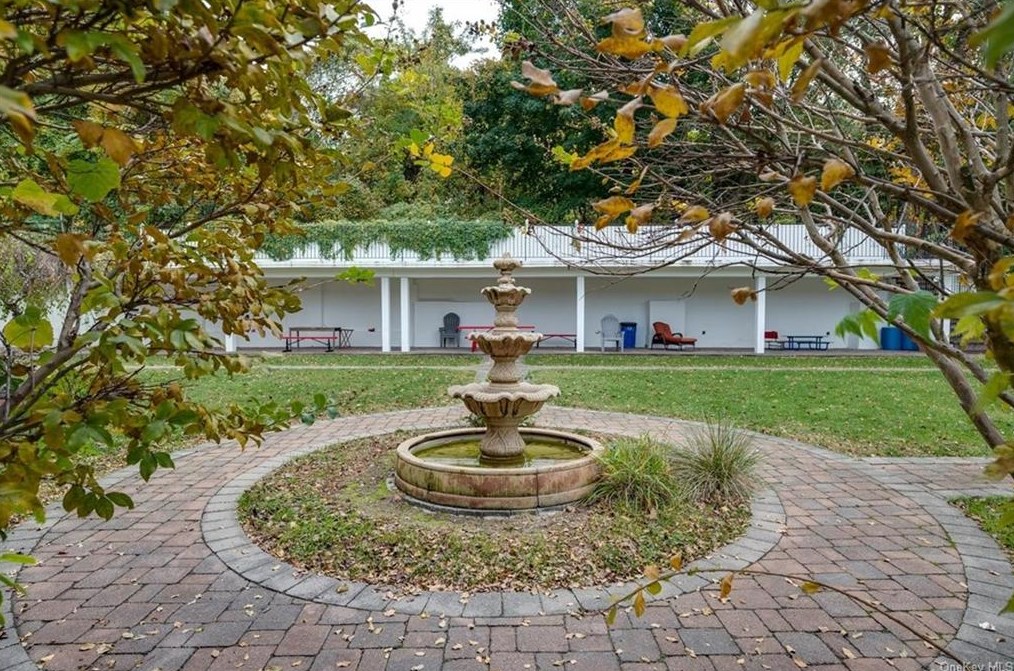 678 Warburton Ave, Yonkers NY  10706-1507 exterior