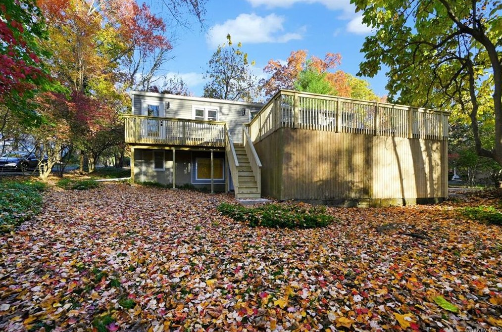 21 Birch St, Chestnut Ridge NY  10965-3006 exterior