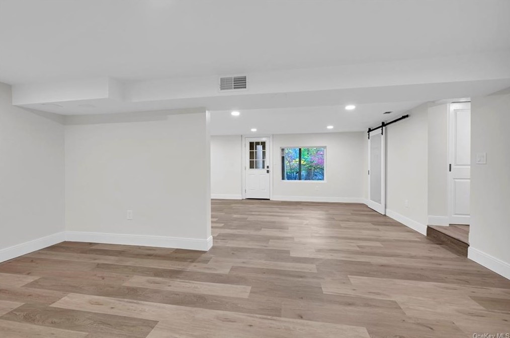 21 Birch St, Chestnut Ridge NY  10965-3006 exterior