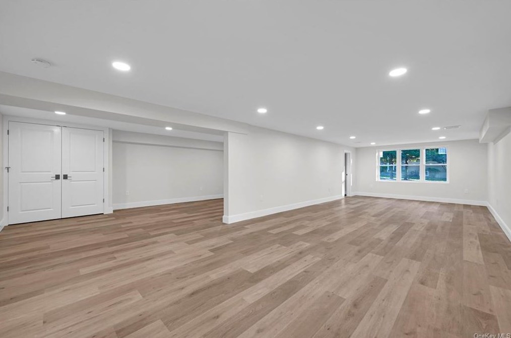 21 Birch St, Chestnut Ridge NY  10965-3006 exterior