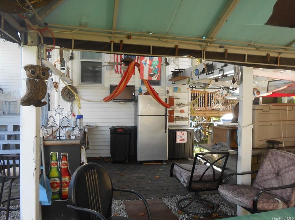 94 Maple St, Newburgh NY  12550-4035 exterior