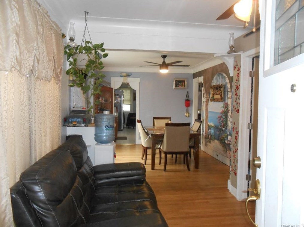 94 Maple St, Newburgh NY  12550-4035 exterior