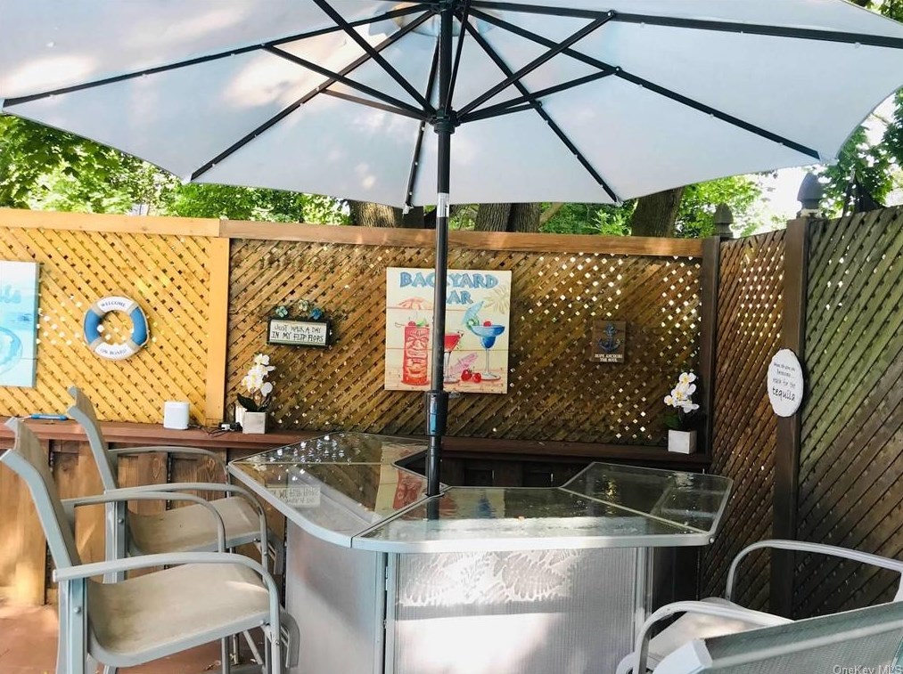 2 Mitchell Ln, Newburgh NY  12553-6121 exterior