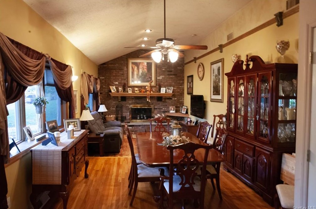 2 Mitchell Ln, Newburgh NY  12553-6121 exterior