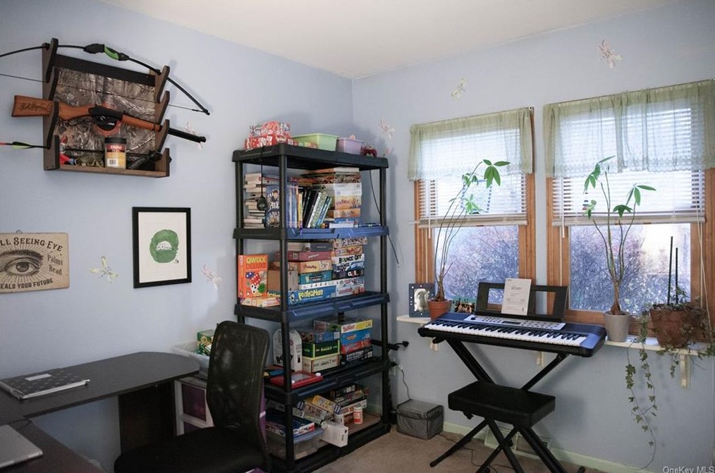 2 Mitchell Ln, Newburgh NY  12553-6121 exterior