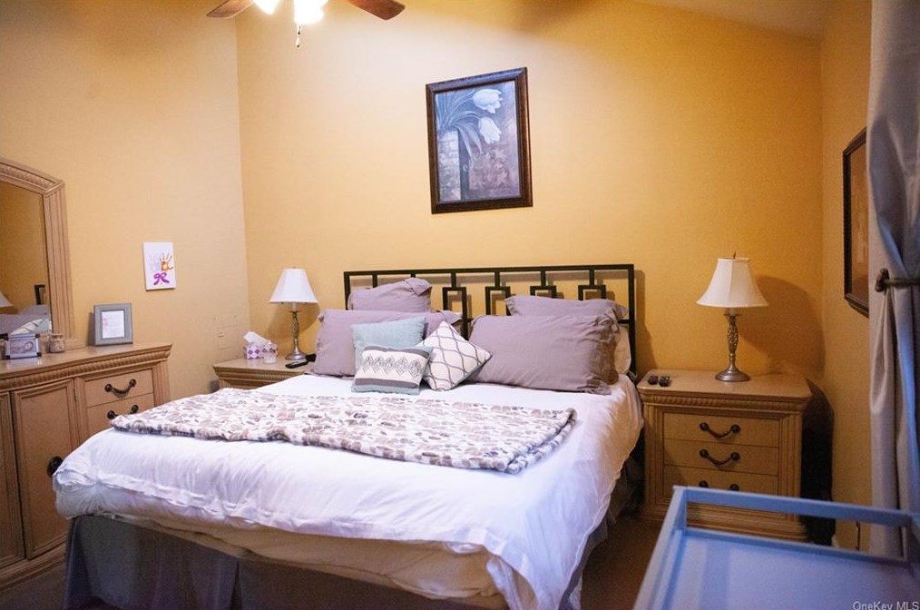 2 Mitchell Ln, Newburgh NY  12553-6121 exterior