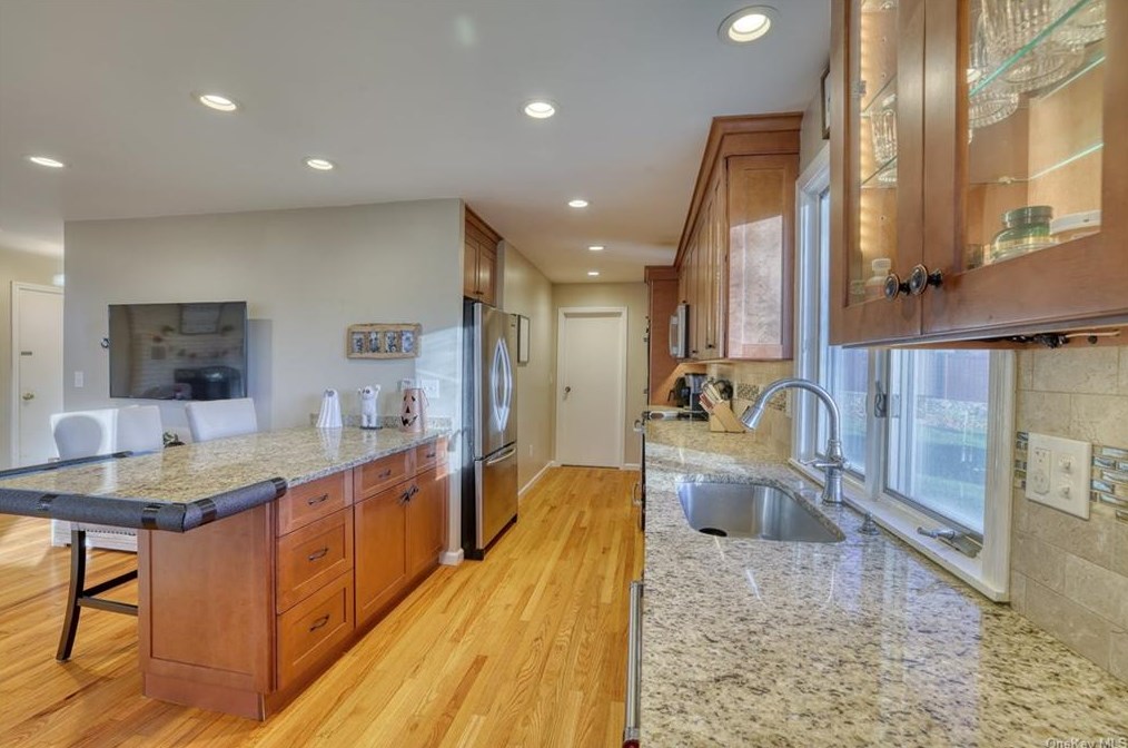 45 Rambler Rd, Kent Lakes NY  10512-3100 exterior