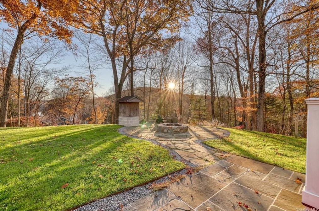 45 Rambler Rd, Kent Lakes NY  10512-3100 exterior