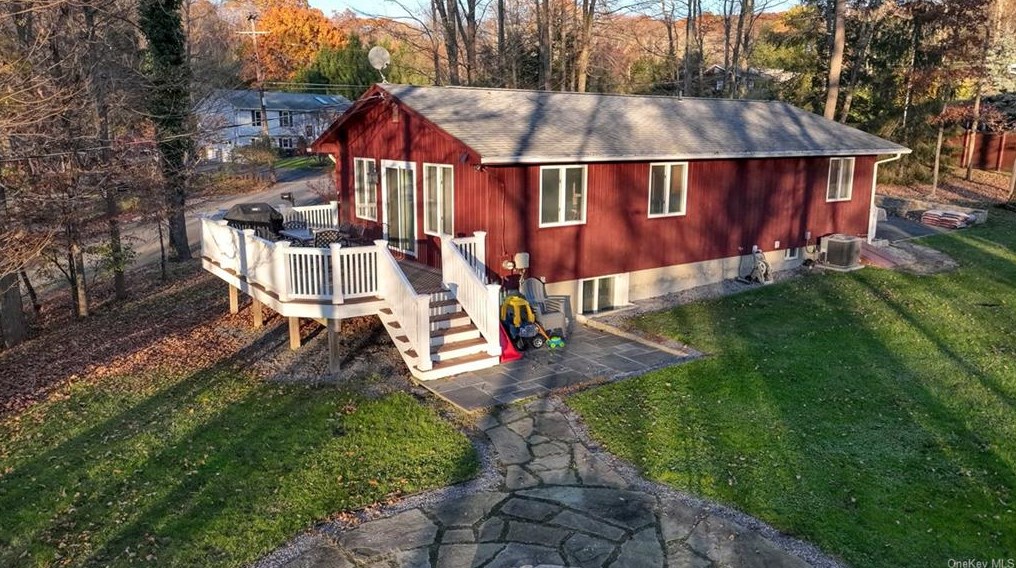 45 Rambler Rd, Kent Lakes NY  10512-3100 exterior