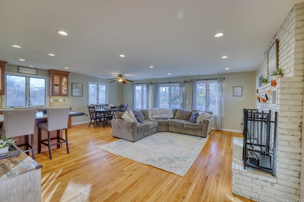 45 Rambler Rd, Kent Lakes NY  10512-3100 exterior