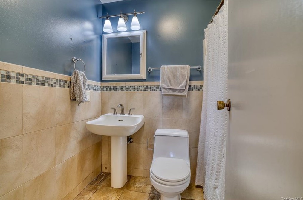 45 Rambler Rd, Kent Lakes NY  10512-3100 exterior