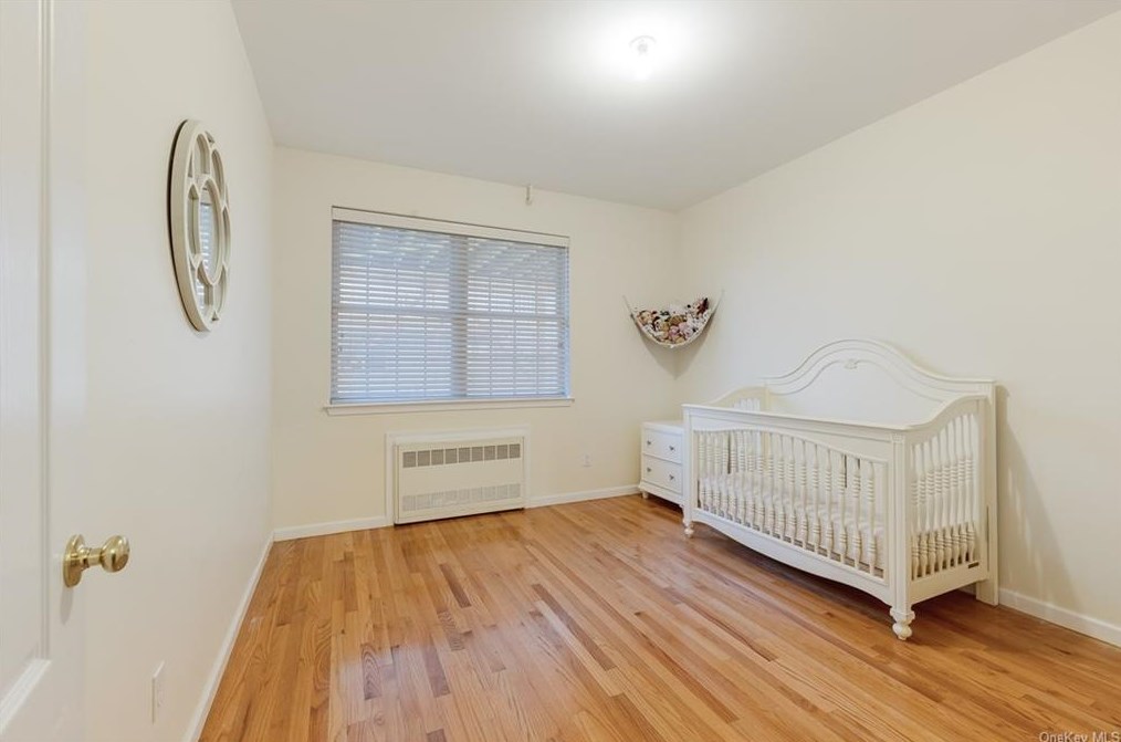 1114 Parkview Dr, Chestnut Ridge NY  10977-4976 exterior