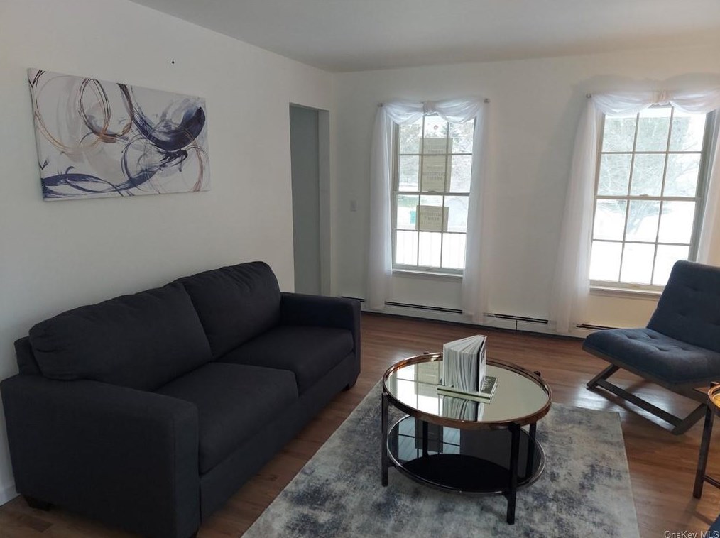 17 Canterberry Ct, East Fishkill NY  12533-5260 exterior