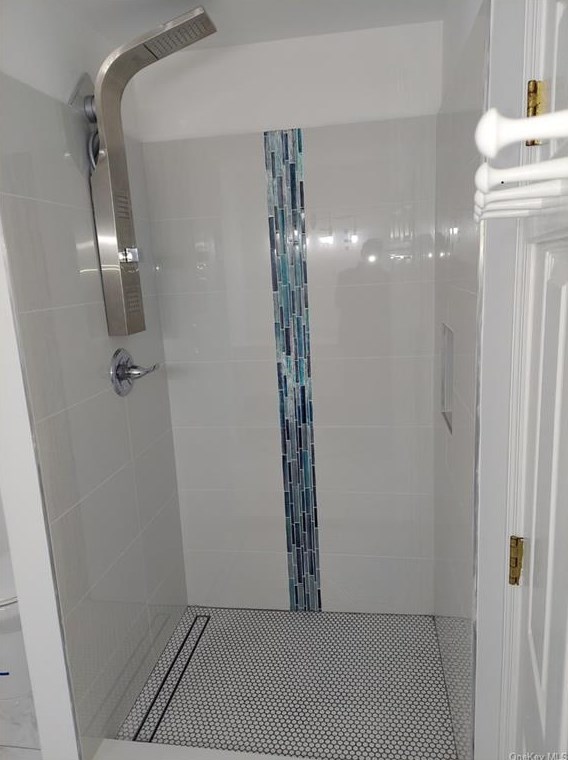 17 Canterberry Ct, East Fishkill NY  12533-5260 exterior