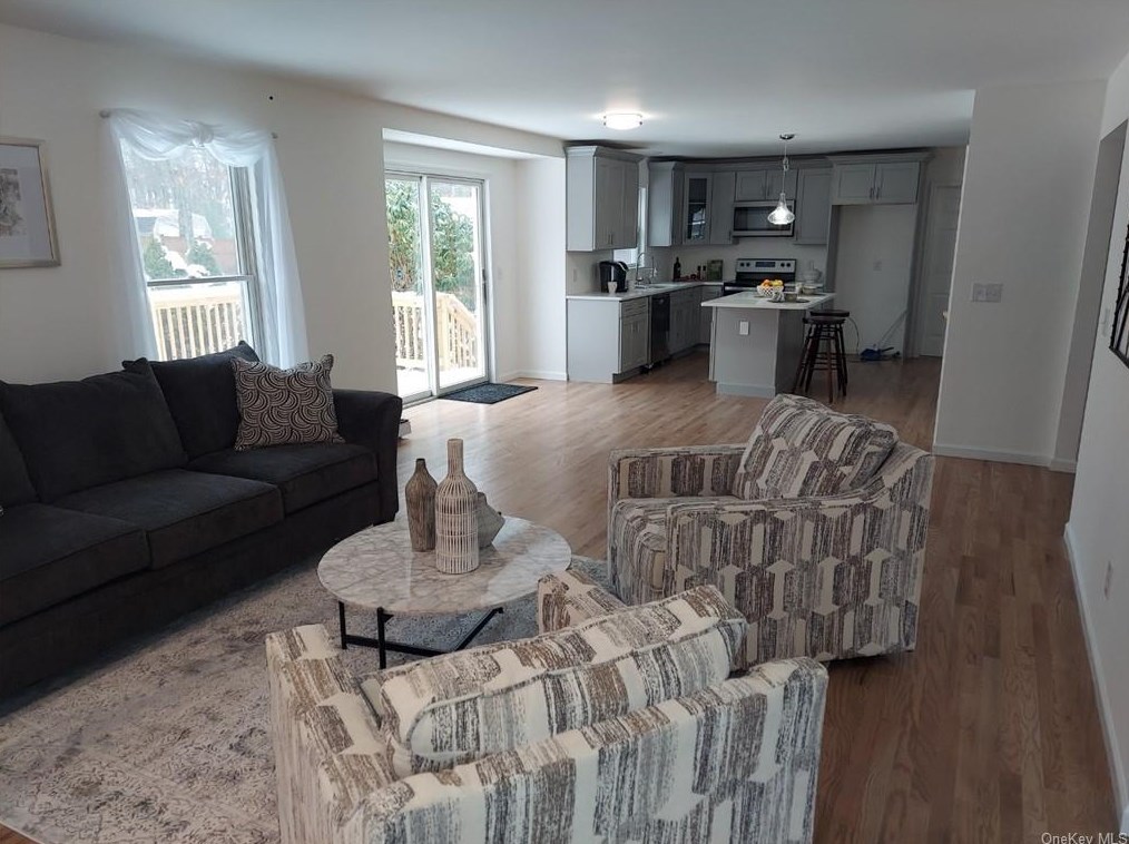 17 Canterberry Ct, East Fishkill NY  12533-5260 exterior