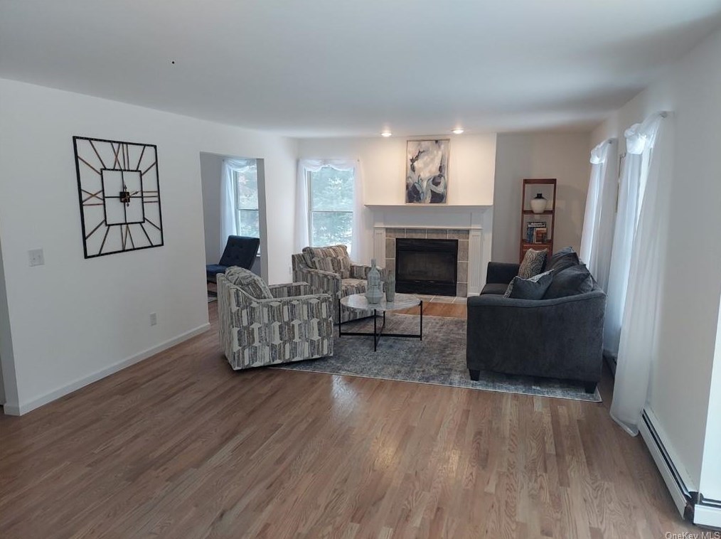 17 Canterberry Ct, East Fishkill NY  12533-5260 exterior