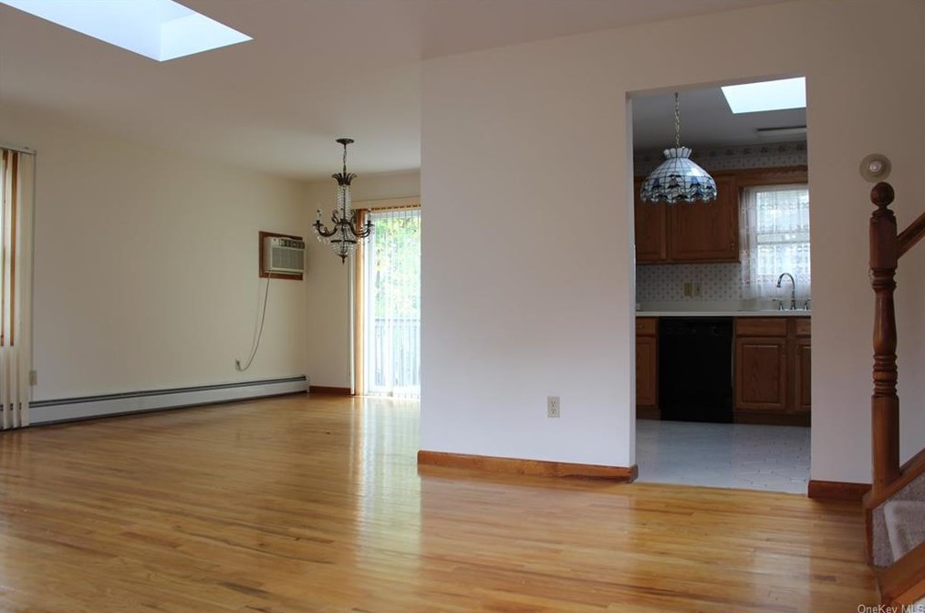 16 Knapp Ter, Goshen NY  10924-2608 exterior