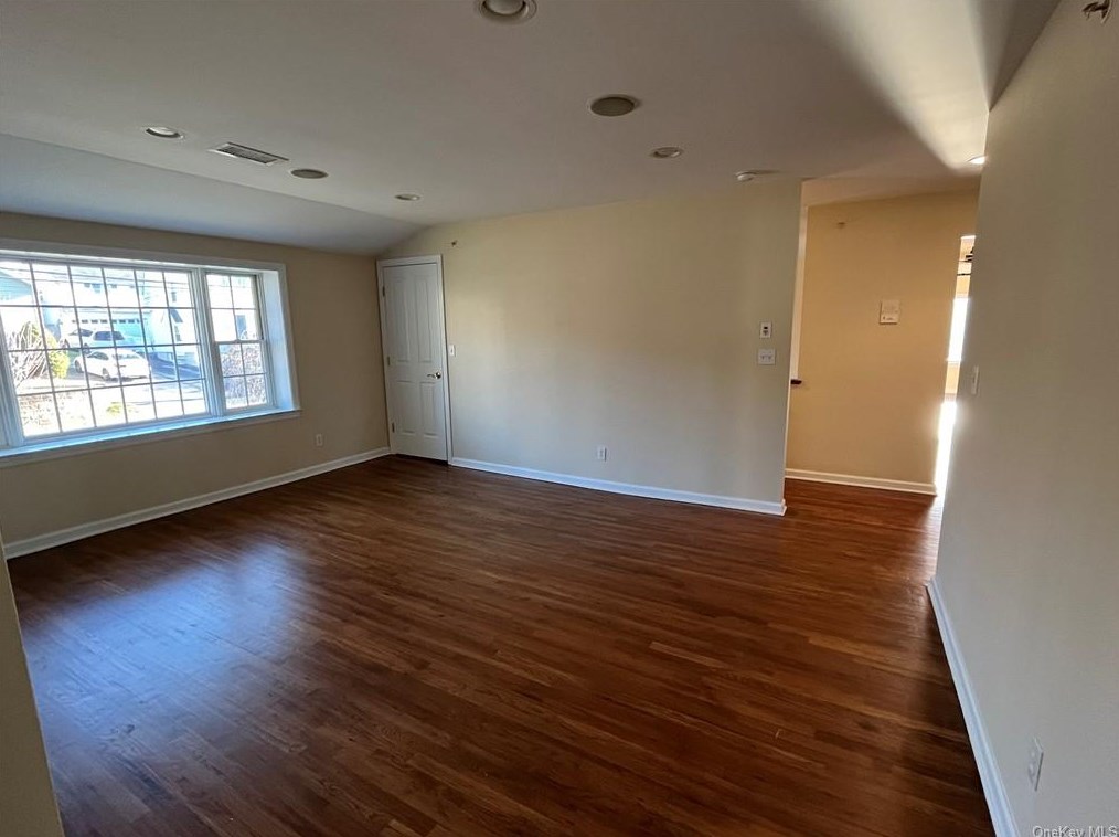 107 Lincoln Ave #2, White Plains, NY 10604