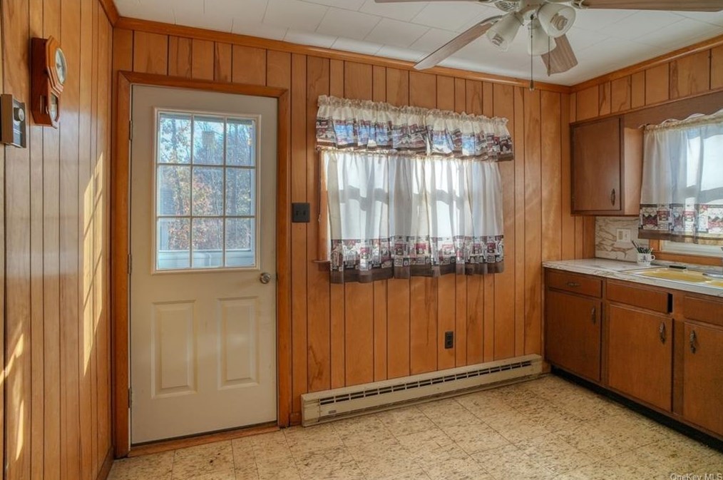 6 Randall Plz, Port Jervis NY  12771-3125 exterior