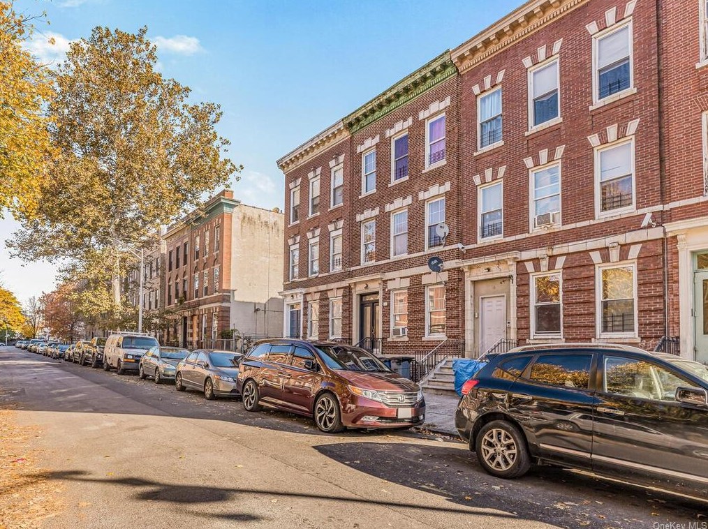 96 Elliott Ave, Yonkers NY 10705-2305 exterior