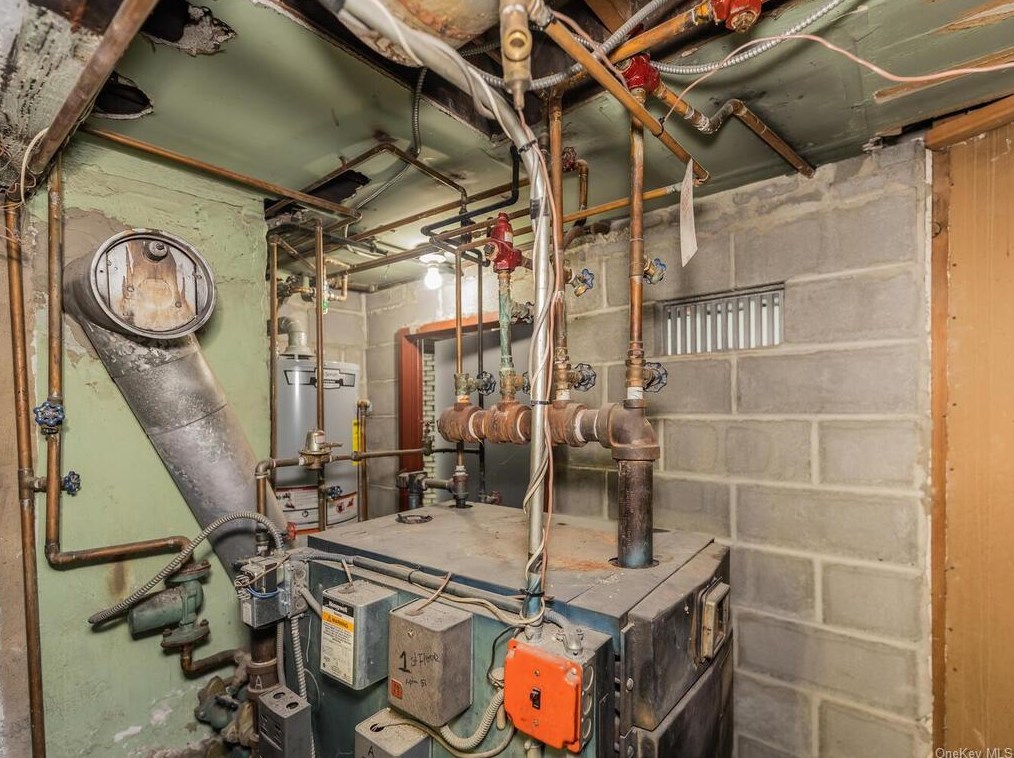 56 Crotty Ave, Yonkers NY 10704-2730 exterior