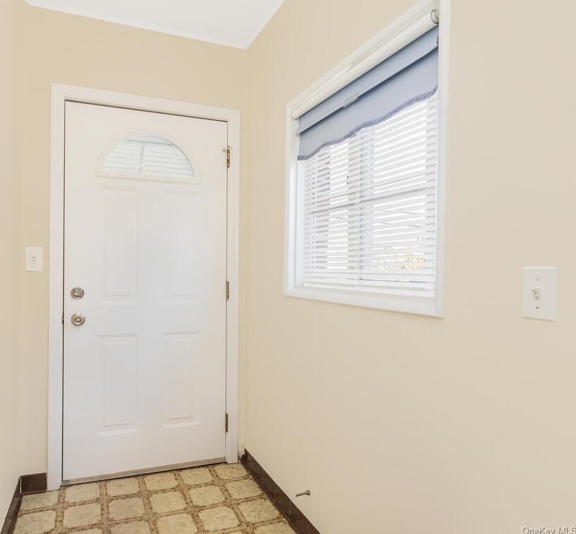 56 Crotty Ave, Yonkers NY 10704-2730 exterior