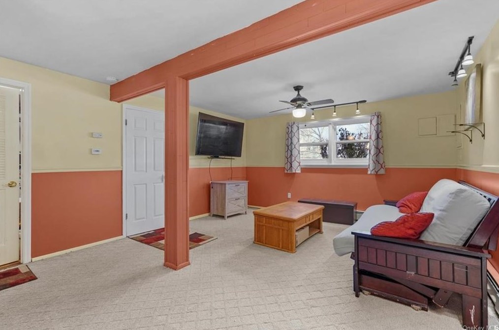 24 Somerset Dr, Washingtonville NY  10992-1372 exterior