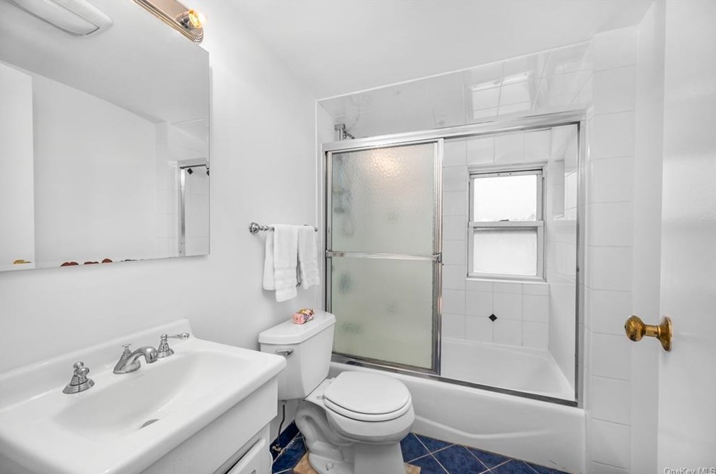 305 Grant Ter, Mamaroneck NY  10543-1409 exterior