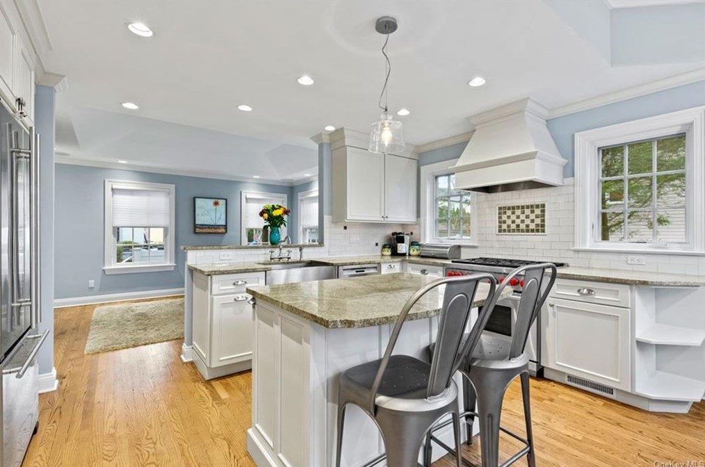 31 Brookdale Pl, Rye NY 10580-2702 exterior