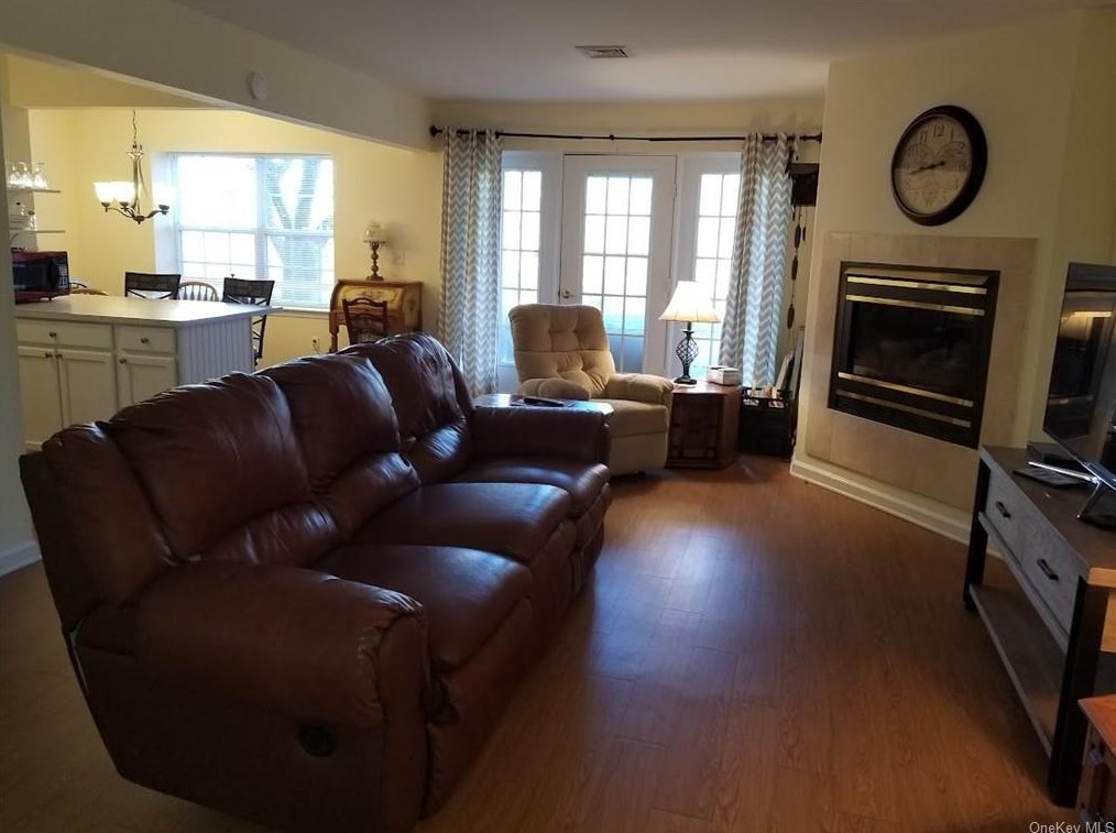 1145 Washington Grn, Newburgh NY  12553-6919 exterior