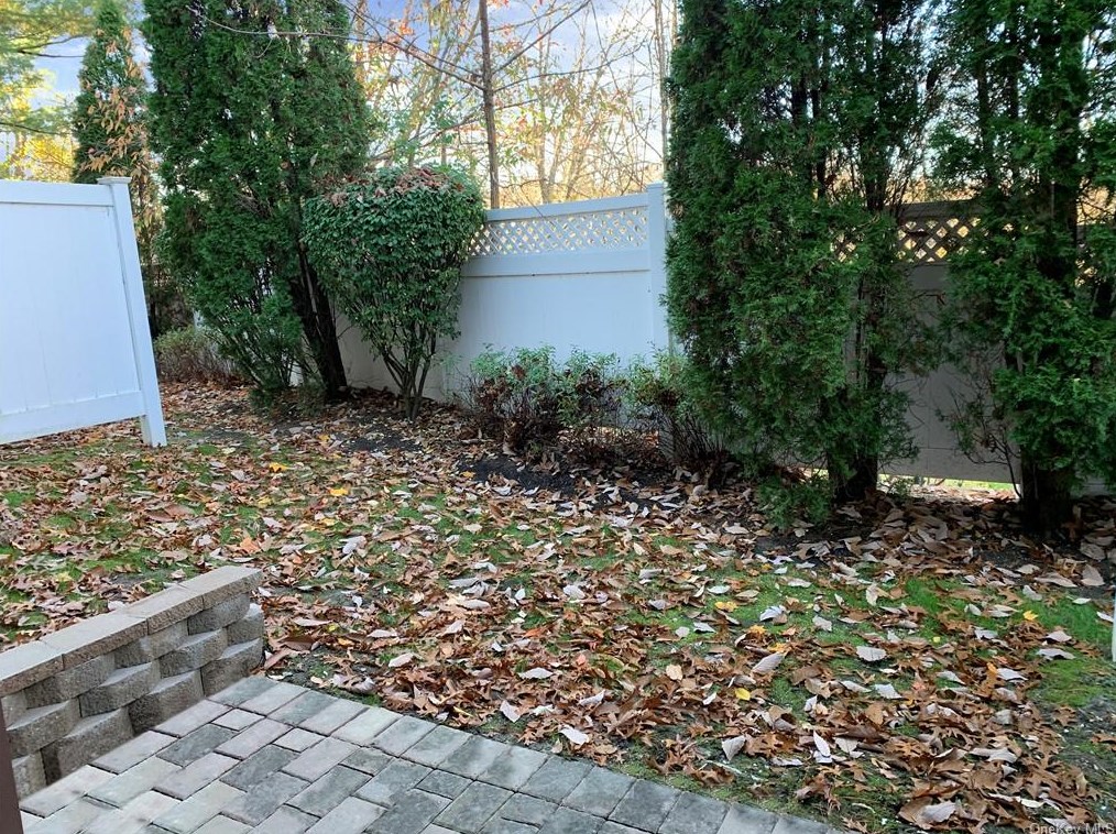 15 Crystal Hill Dr, Mount Ivy NY  10970-2601 exterior